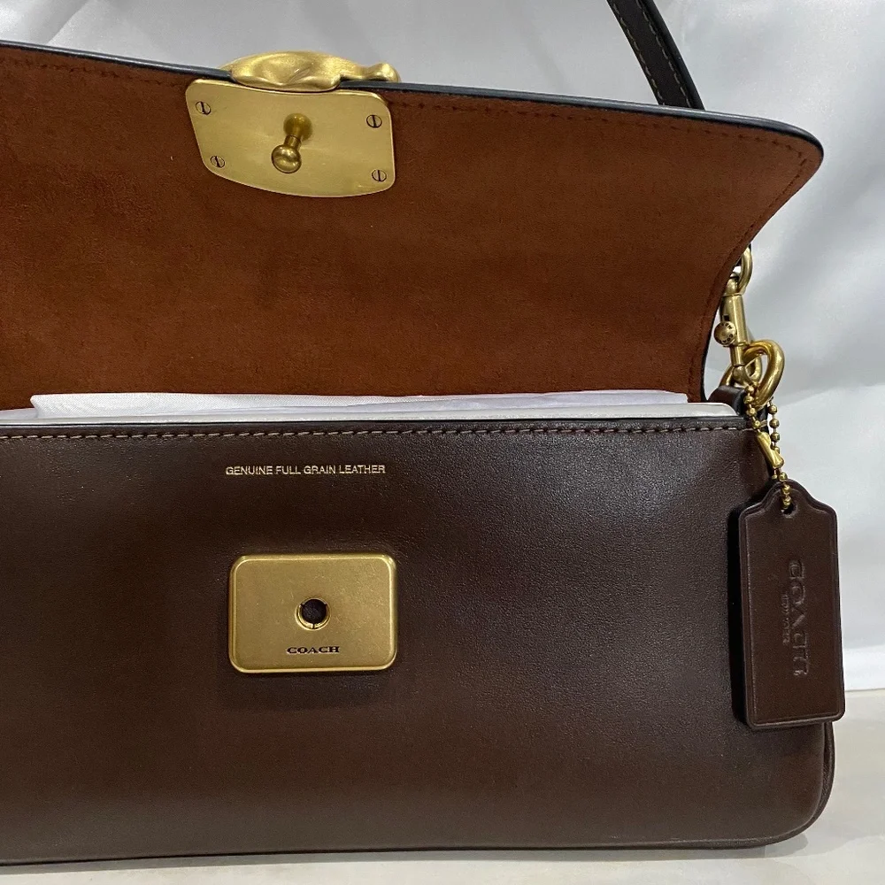 Coach jet shoulder